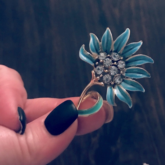 VTG Blue Flower w/CZ Diamond Studs Center Brooch - Picture 5 of 14